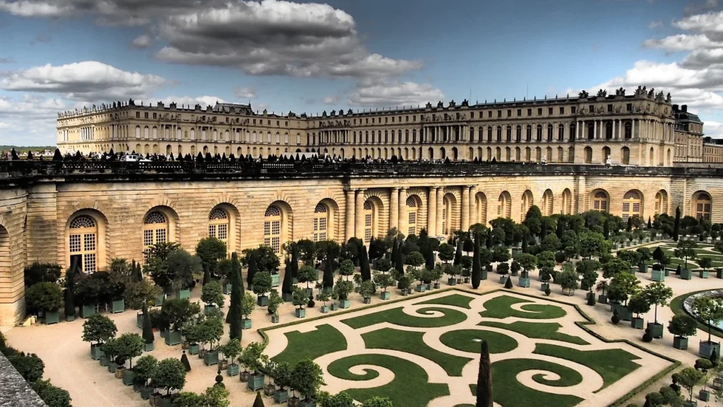 Palace of Versailles: Witness the opulence of the French monarchy with a trip to the extravagant Palace of Versailles.