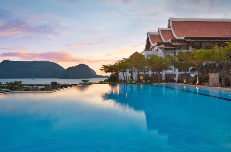 The Westin Langkawi Resort & Spa caters to everyone! The Westin Langkawi offers standard rooms to luxurious villas, perfect for families or couples.